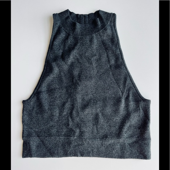 BNWT Victoria Secret Cropped Sweater Halter with Hook-and-Eye Back Closure - Picture 1 of 5
